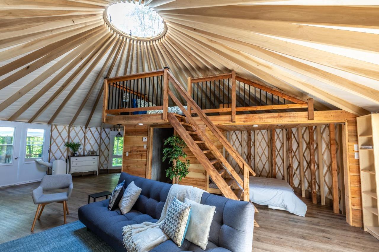 Yourtes Glamping Du Poisson Blanc Notre-Dame-du-Laus Exterior photo