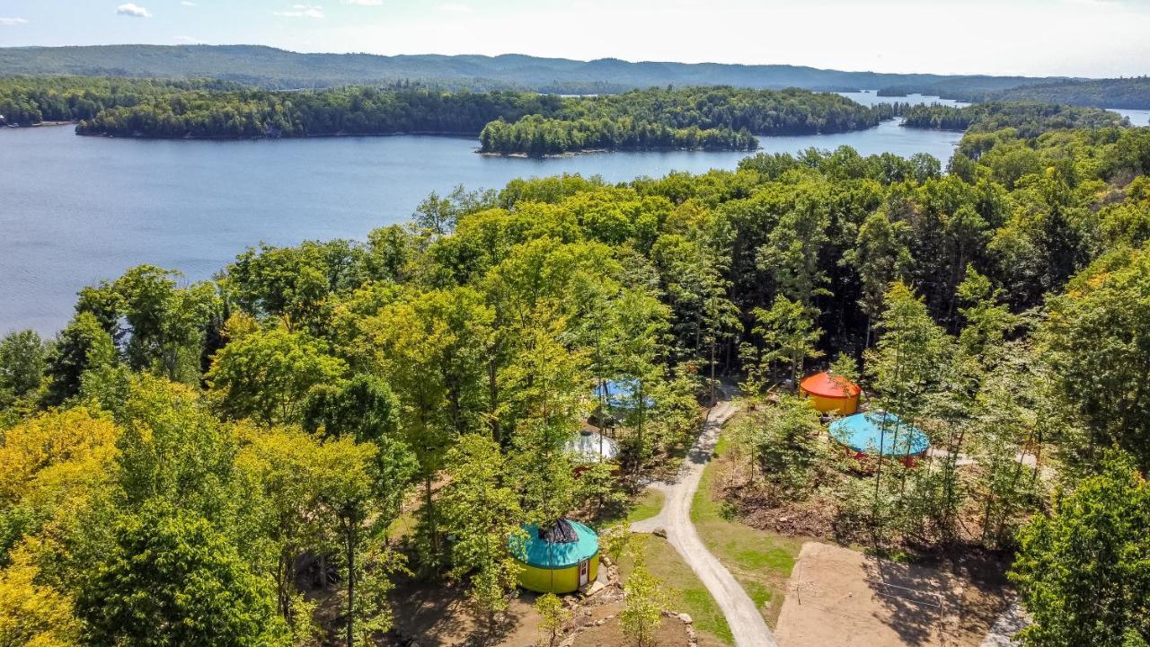 Yourtes Glamping Du Poisson Blanc Notre-Dame-du-Laus Exterior photo