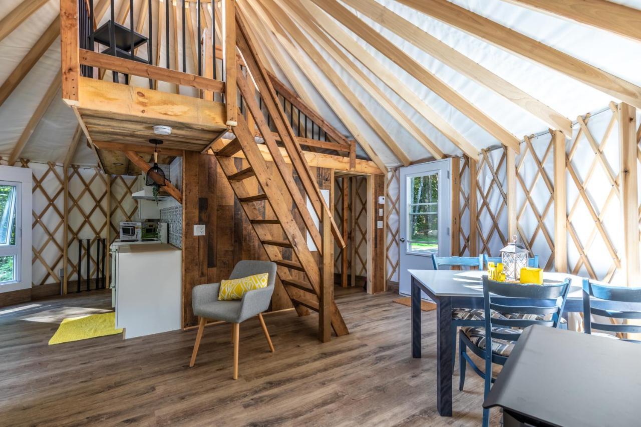 Yourtes Glamping Du Poisson Blanc Notre-Dame-du-Laus Exterior photo