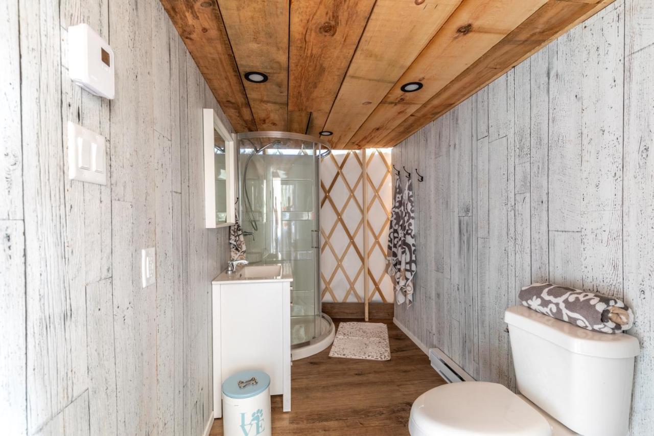 Yourtes Glamping Du Poisson Blanc Notre-Dame-du-Laus Exterior photo