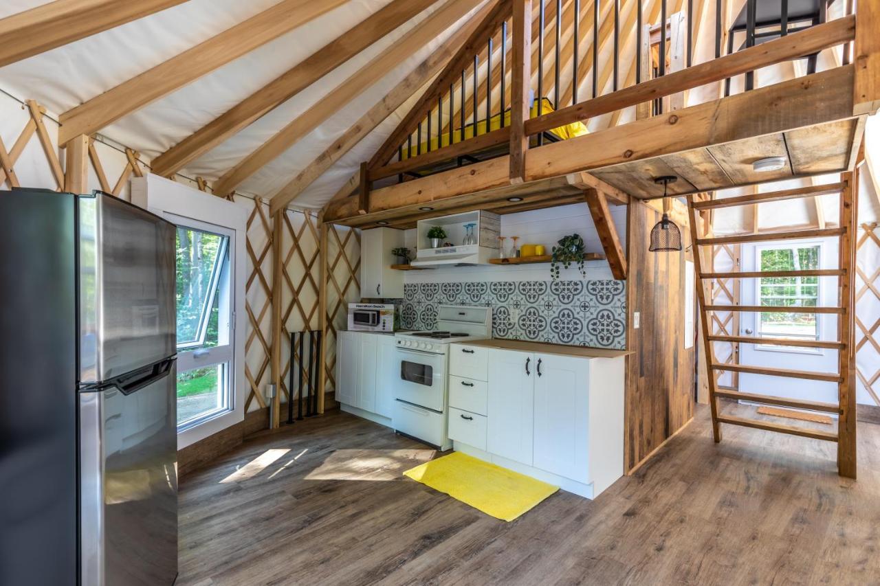 Yourtes Glamping Du Poisson Blanc Notre-Dame-du-Laus Exterior photo